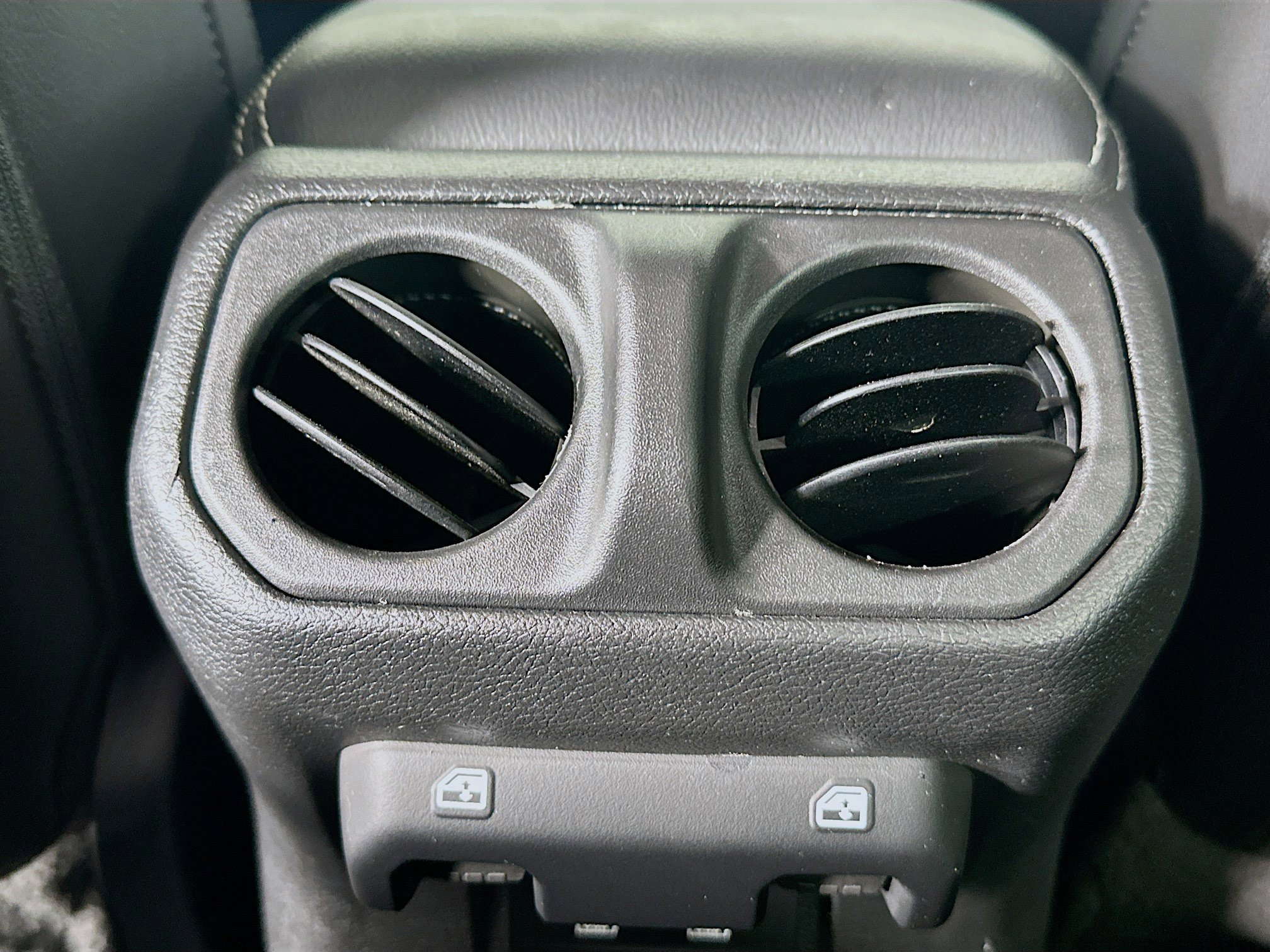 Used 2023 Jeep Wrangler Unlimited Sahara w/ Cold Weather Group AWD/4WD image 27