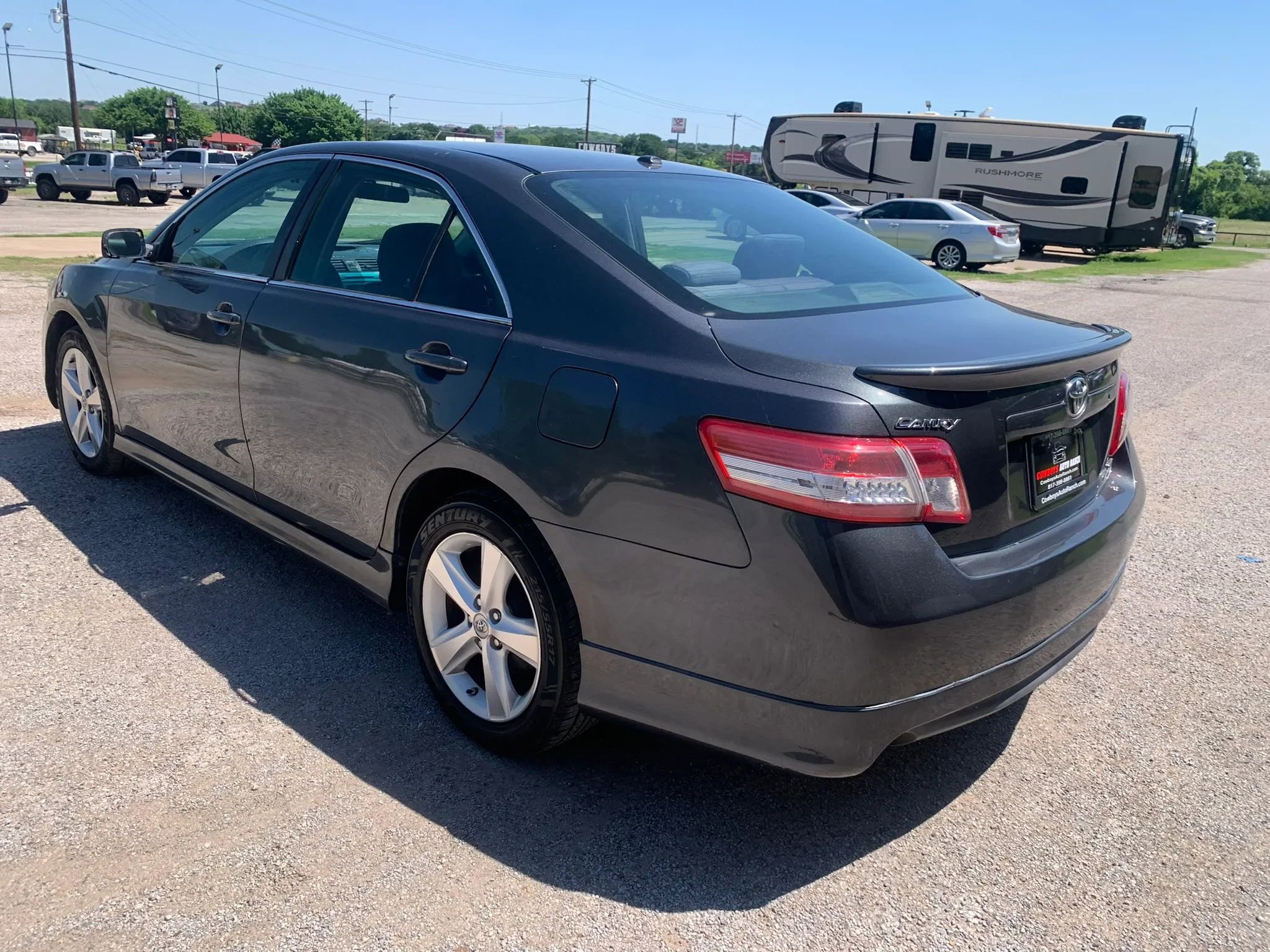 Used 2011 Toyota Camry SE w/ SE Extra-Value Pkg #1 FWD image 5