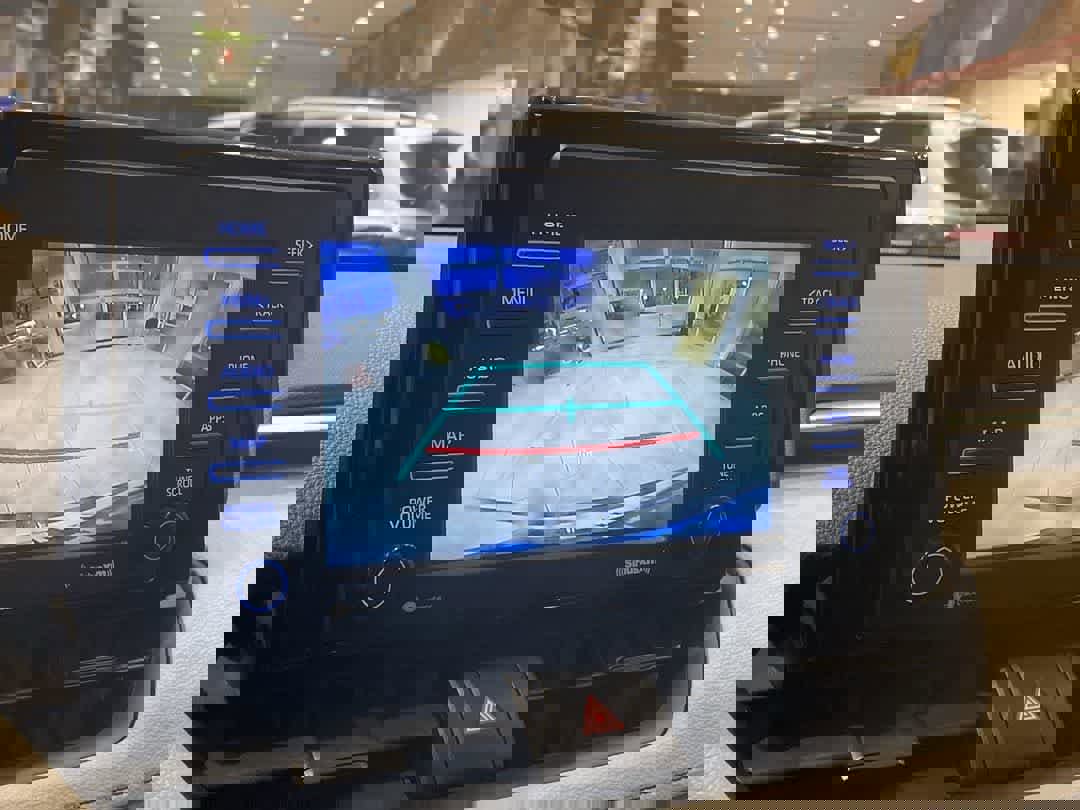 Used 2021 Toyota RAV4 XLE w/ Convenience Package image 17