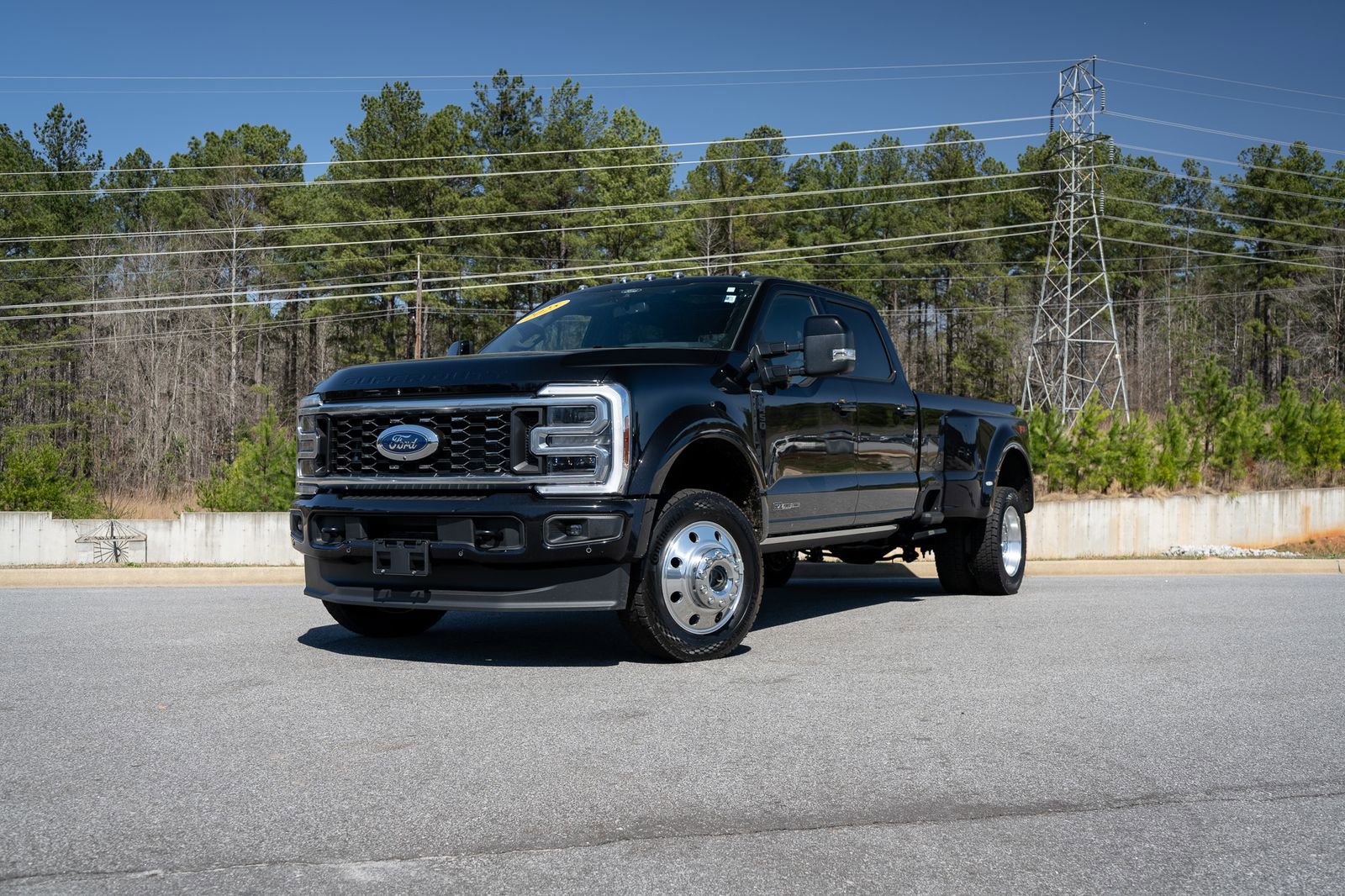 Used 2025 Ford F450 Platinum w/ FX4 Off-Road Package image 1