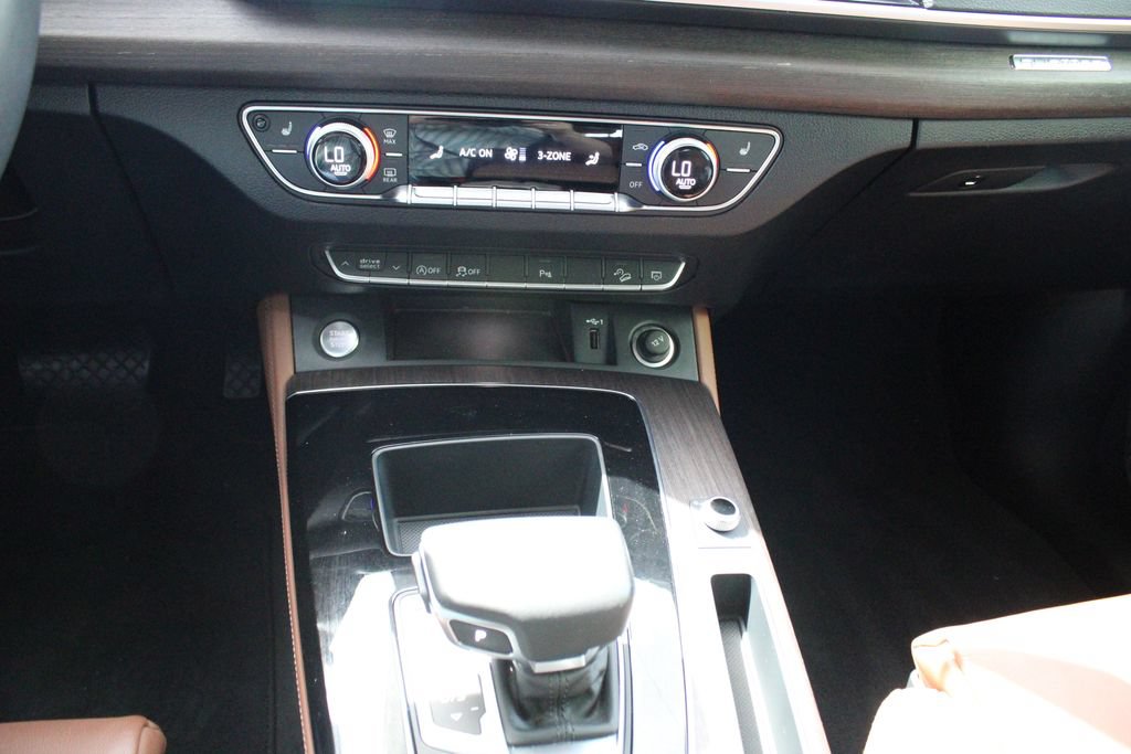 Used 2023 Audi Q5 2.0T Premium Plus w/ Premium Plus Package AWD/4WD image 38