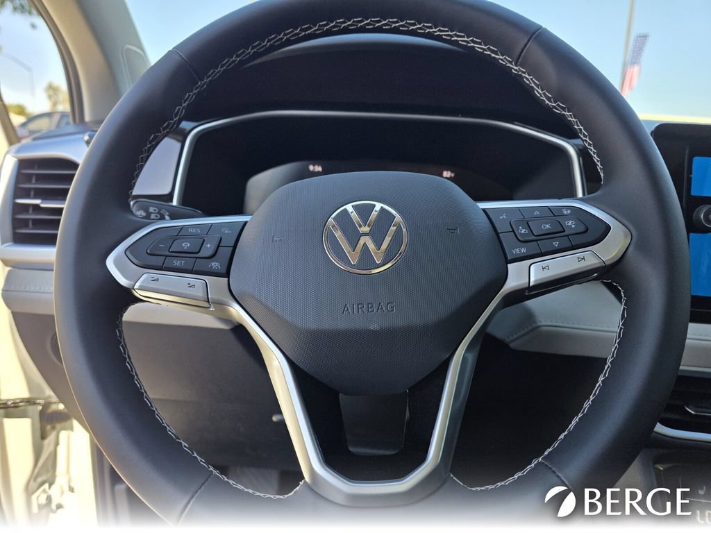 New 2026 Volkswagen Taos SE FWD image 23