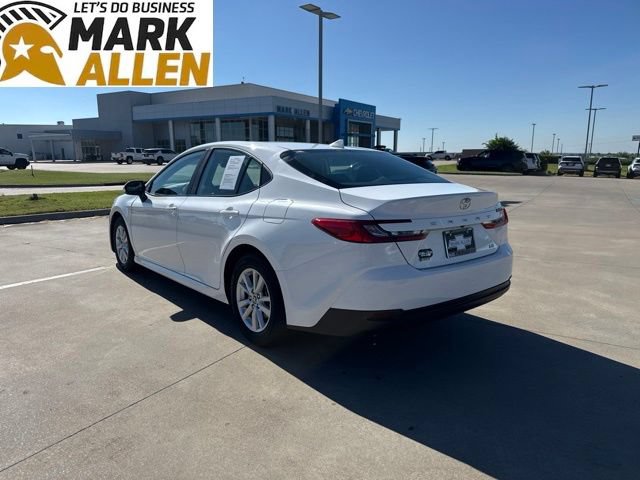 Used 2025 Toyota Camry LE FWD image 4