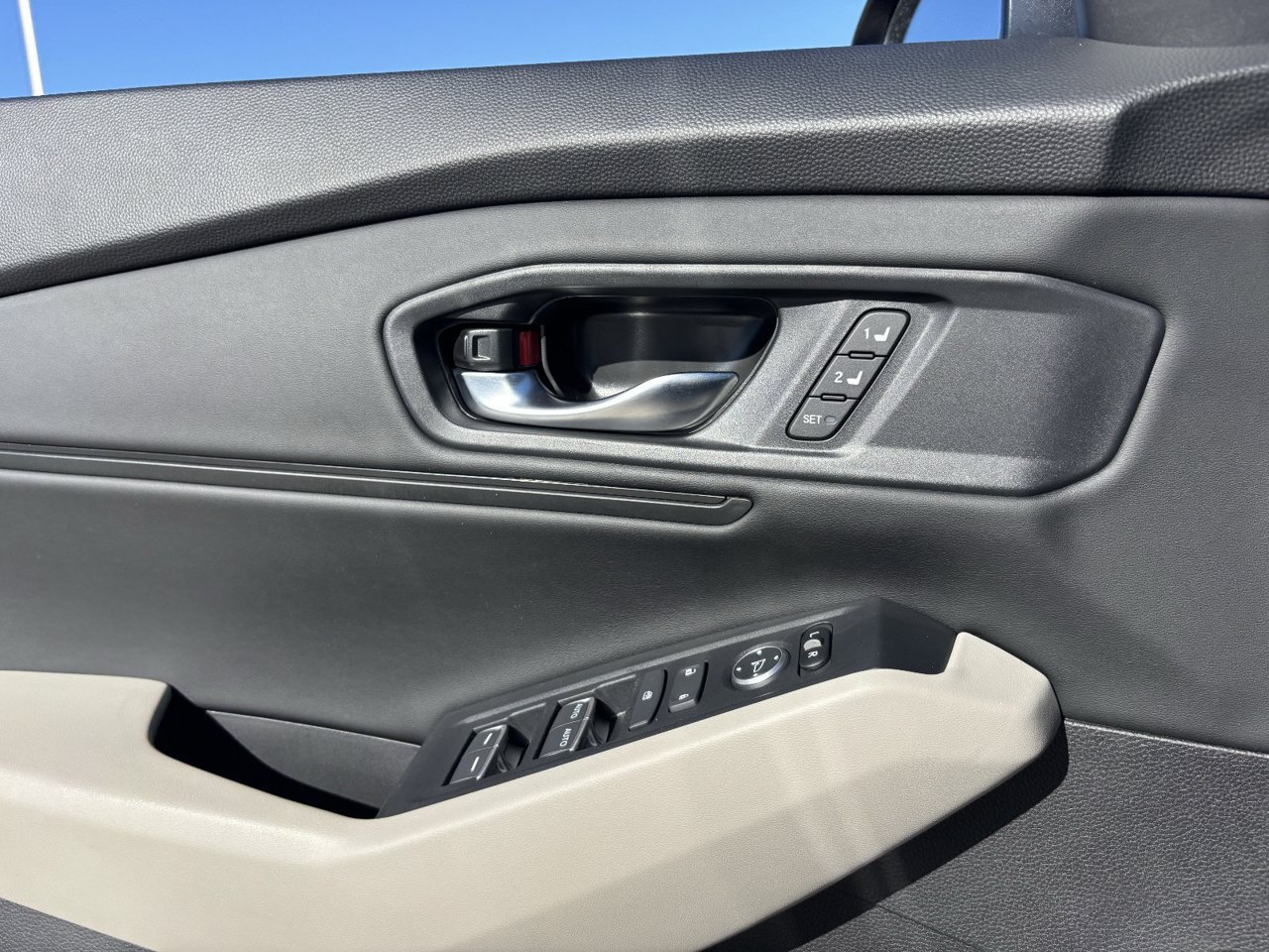 Used 2025 Honda Accord EX-L image 19