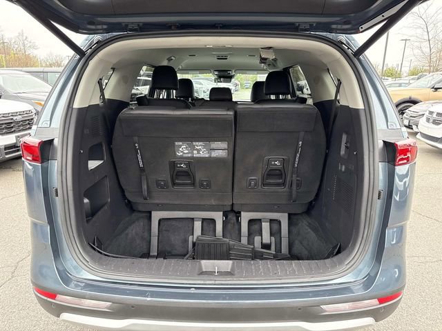 Used 2024 Kia Carnival EX image 12