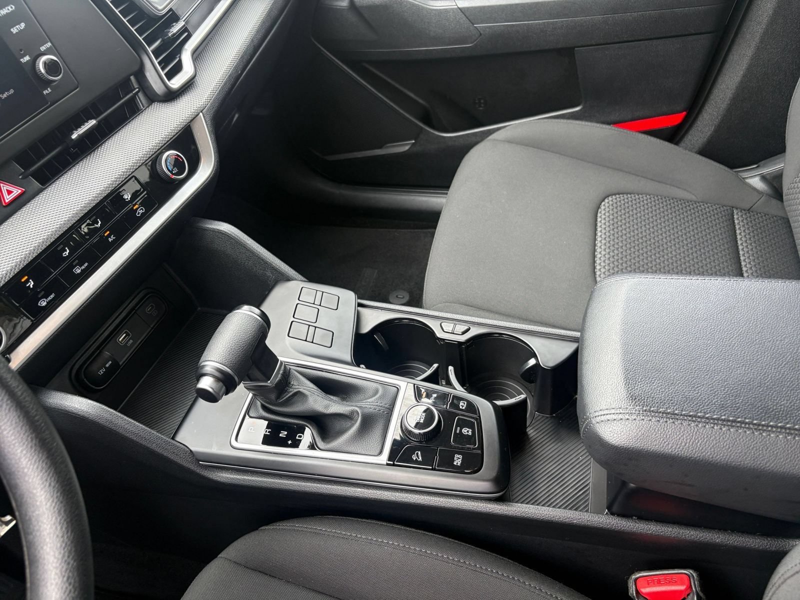 Used 2025 Kia Sportage LX FWD image 40