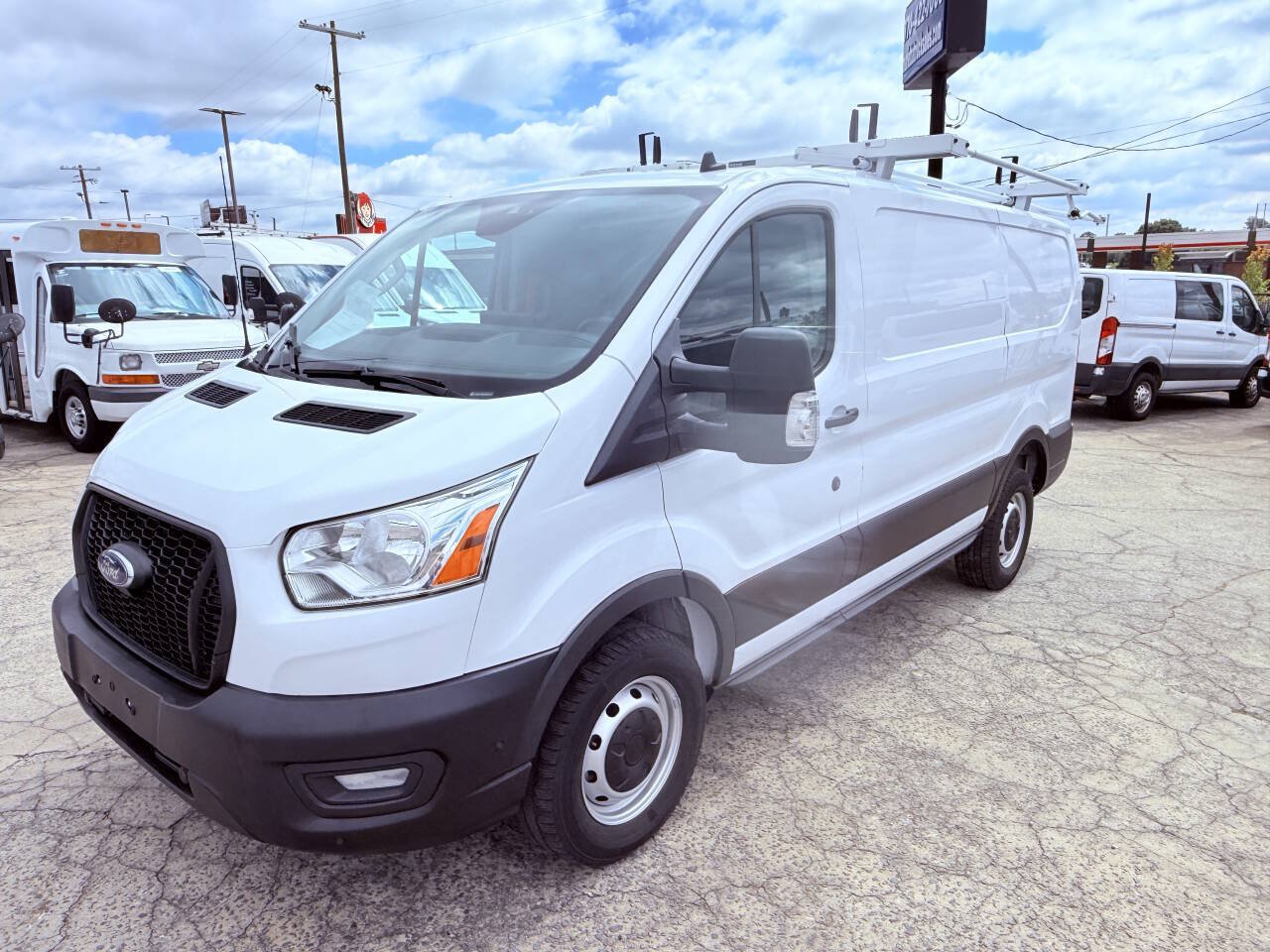 Used 2023 Ford Transit 250 Low Roof w/ Load Area Protection Package RWD image 5