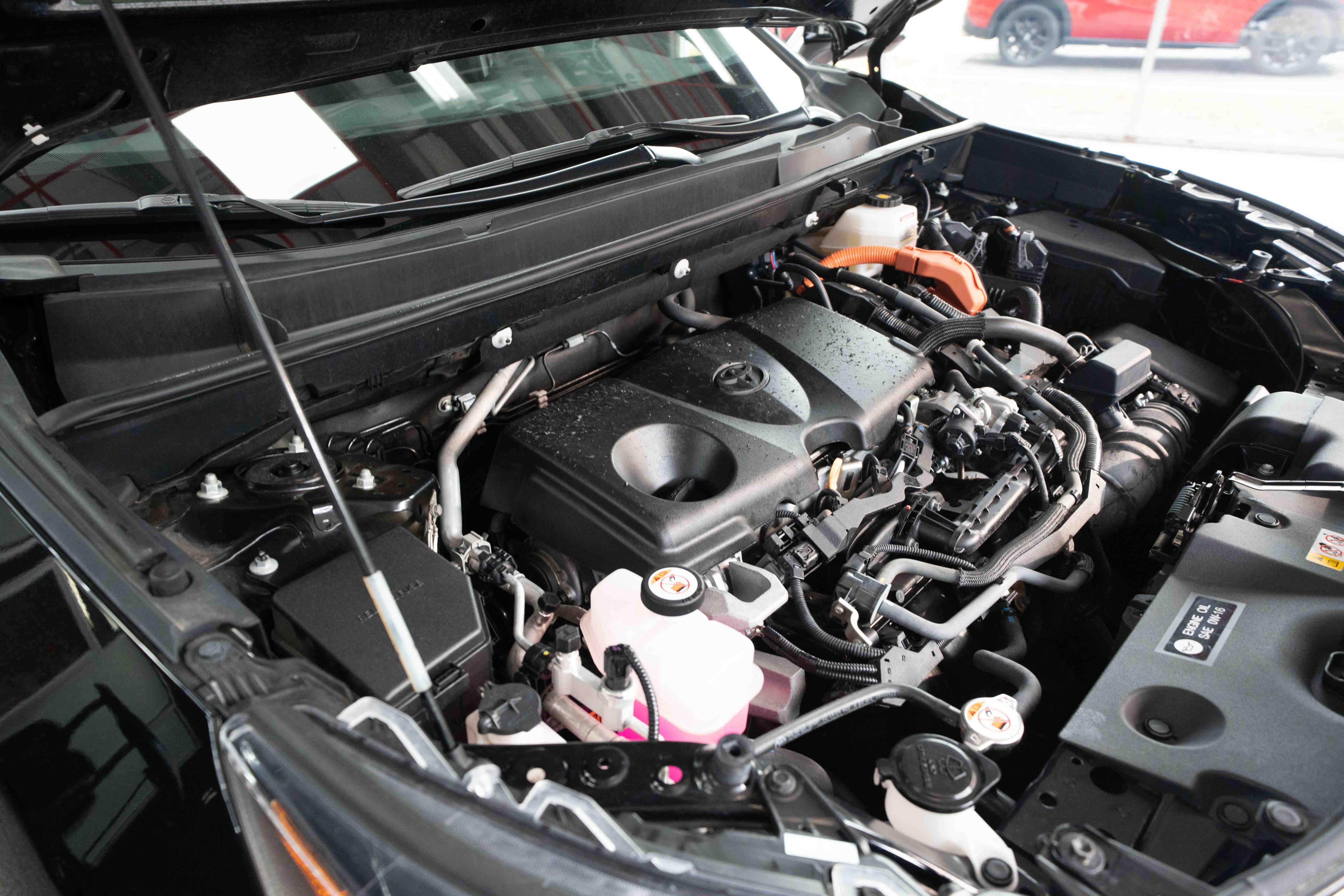 Used 2024 Toyota RAV4 XLE Premium AWD/4WD image 33