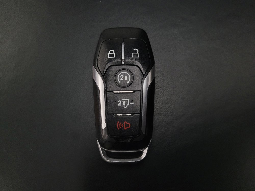 Used 2015 Ford F150 Platinum w/ Equipment Group 701A Luxury image 32