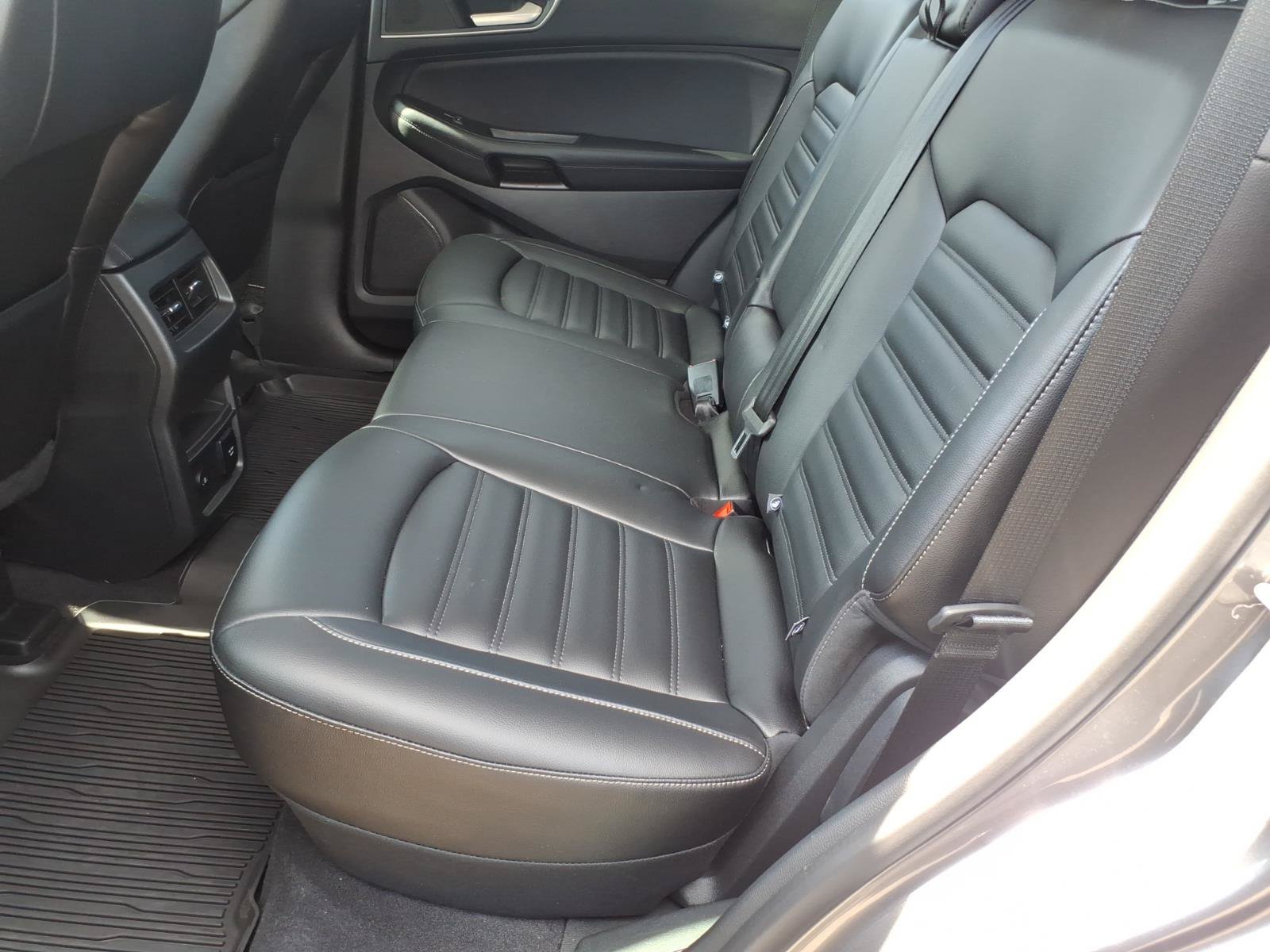 Certified 2024 Ford Edge SEL w/ Convenience Package AWD/4WD image 11
