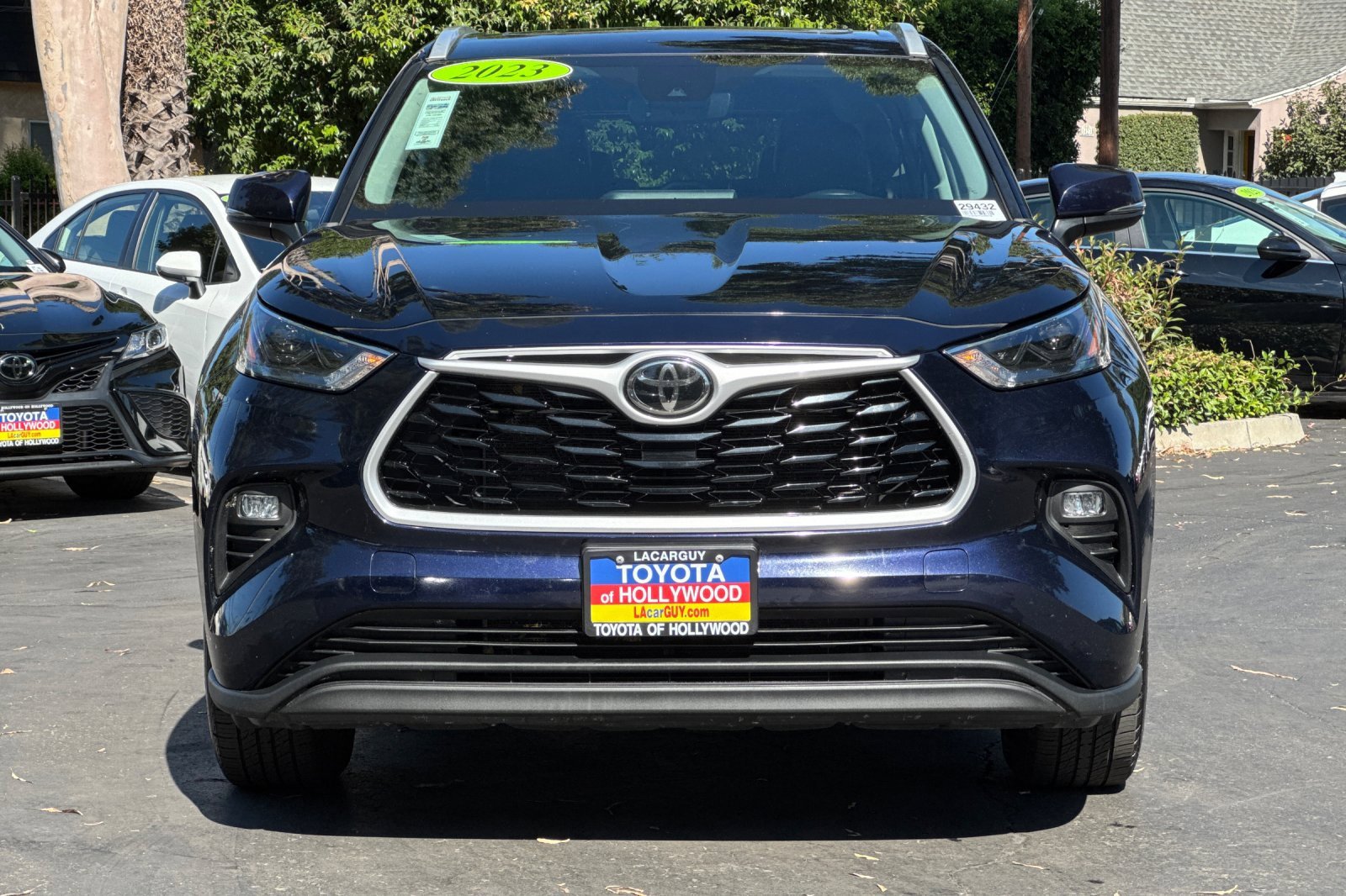 Used 2023 Toyota Highlander XLE image 9