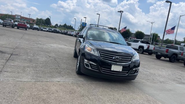 Used 2017 Chevrolet Traverse Premier FWD image 3