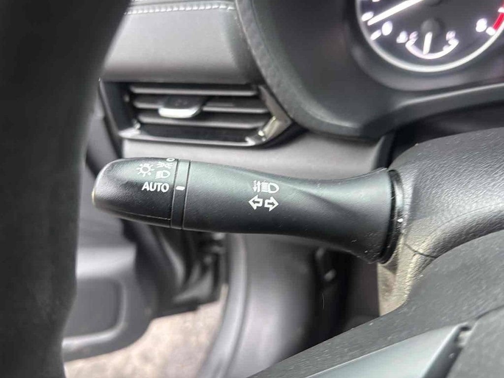 Used 2024 Nissan Sentra SV FWD image 35