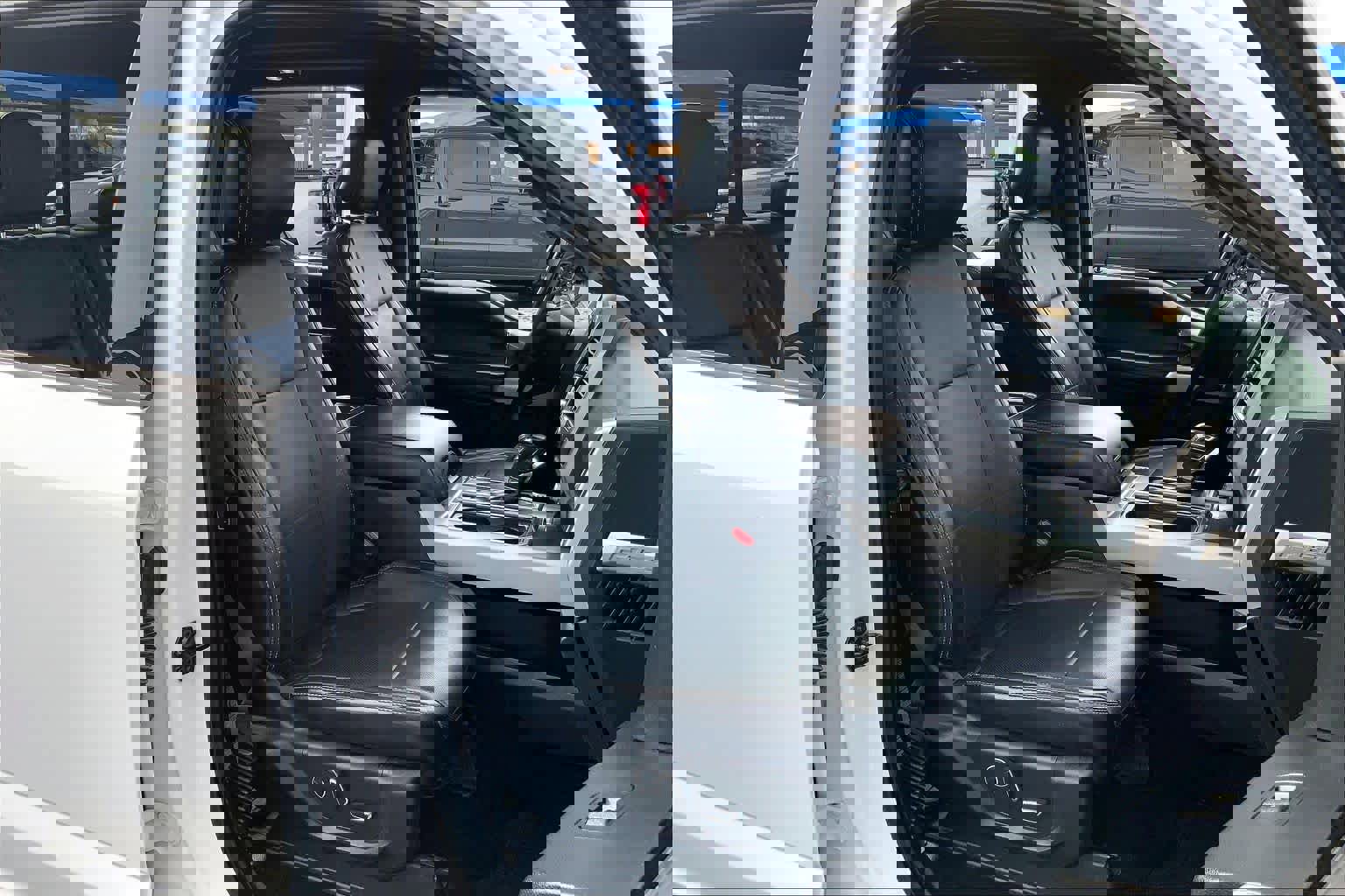 Used 2017 Ford F150 Lariat w/ Equipment Group 501A Mid image 9