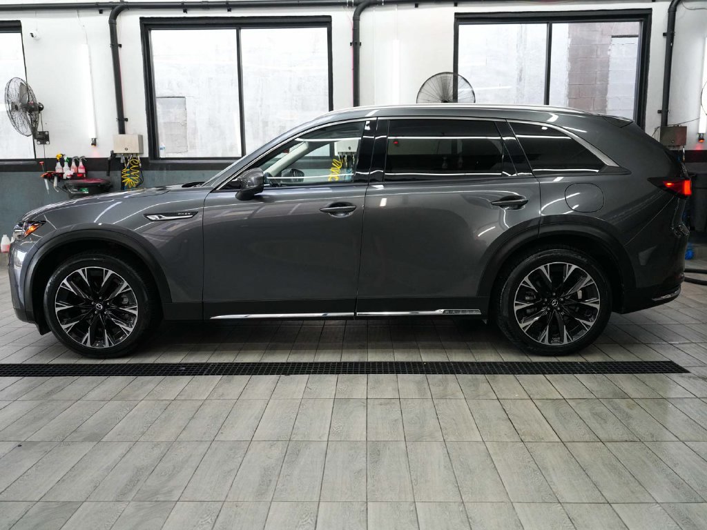 Used 2024 MAZDA CX-90 Plug-In Hybrid w/ Premium Pkg AWD/4WD image 4