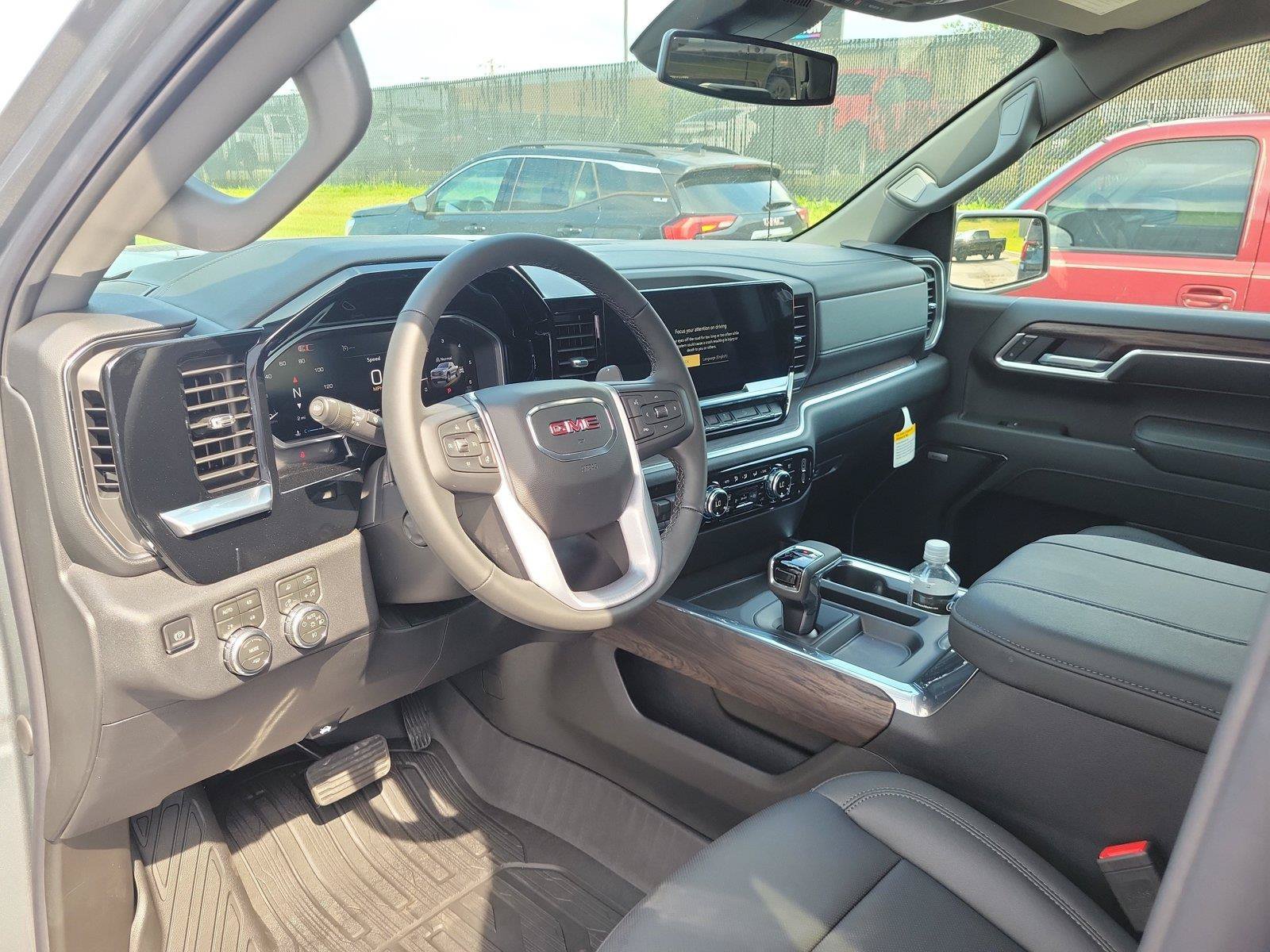 New 2026 GMC Sierra 1500 SLT w/ SLT Premium Package AWD/4WD image 17