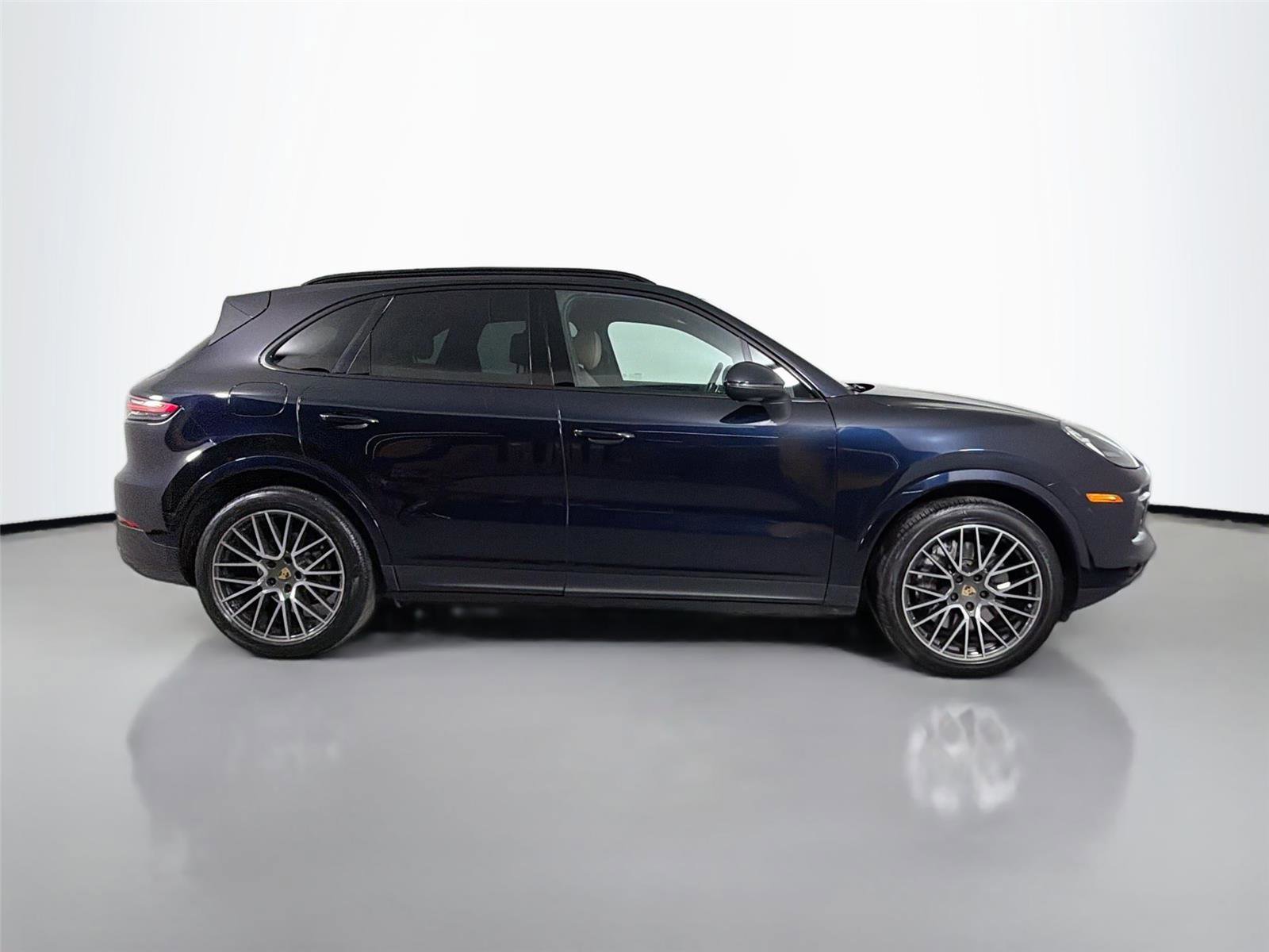 Certified 2022 Porsche Cayenne GTS AWD/4WD image 7