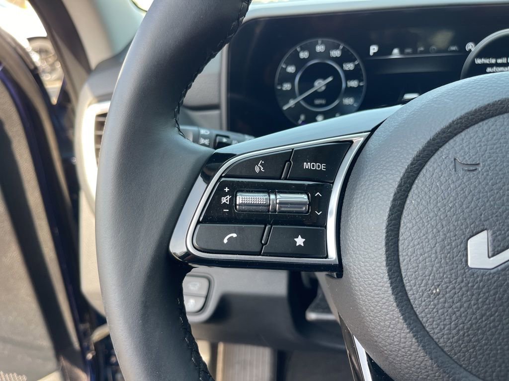 Certified 2025 Kia Seltos EX w/ EX Sunroof Package image 16