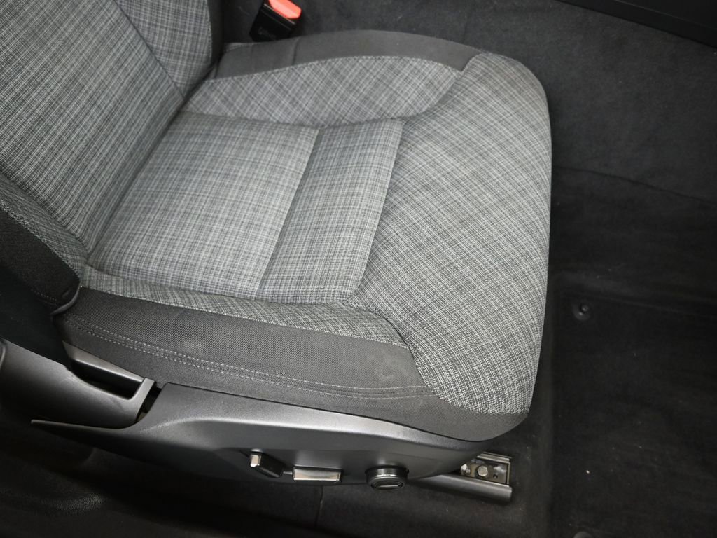 Certified 2023 Volvo XC60 B5 Core image 12