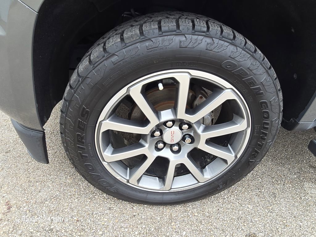 Used 2018 GMC Canyon Denali image 9