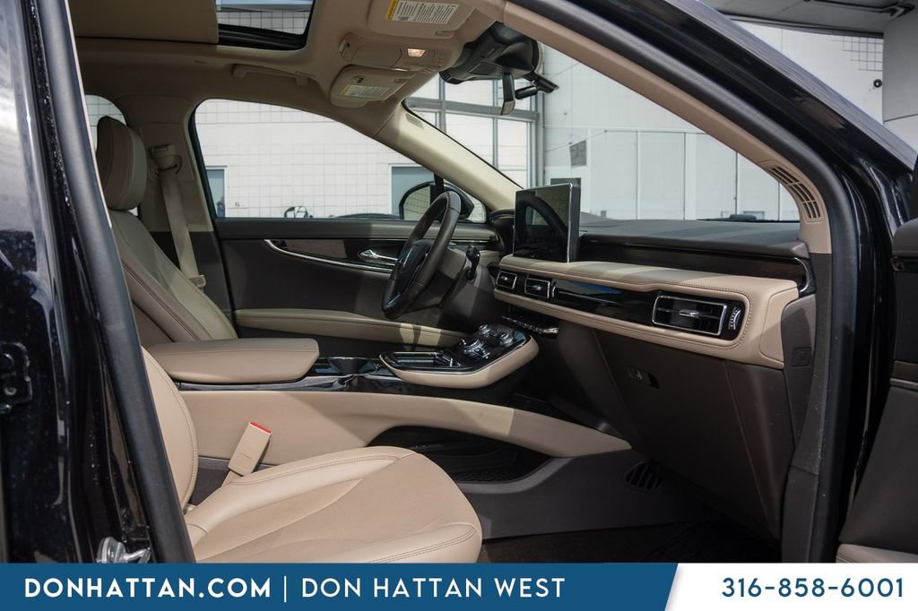 Used 2022 Lincoln Nautilus Reserve AWD/4WD image 26