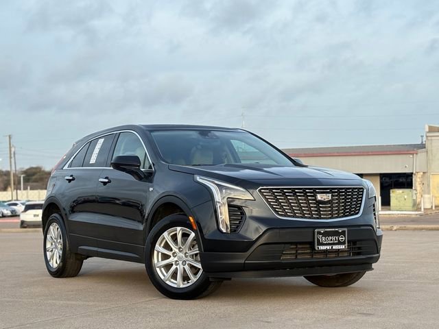 Used 2021 Cadillac XT4 Luxury w/ Cold Weather Package image 3