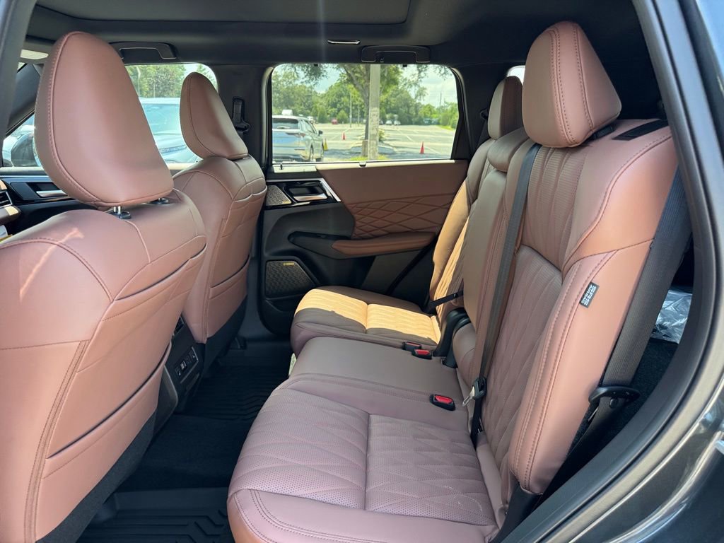 New 2025 Mitsubishi Outlander SEL image 15