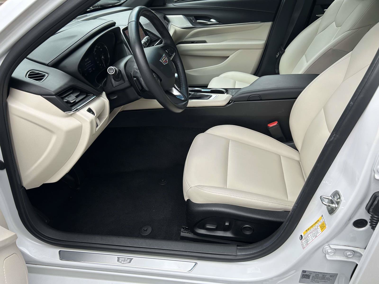 Used 2023 Cadillac CT4 Luxury w/ Sun And Sound Package RWD image 20