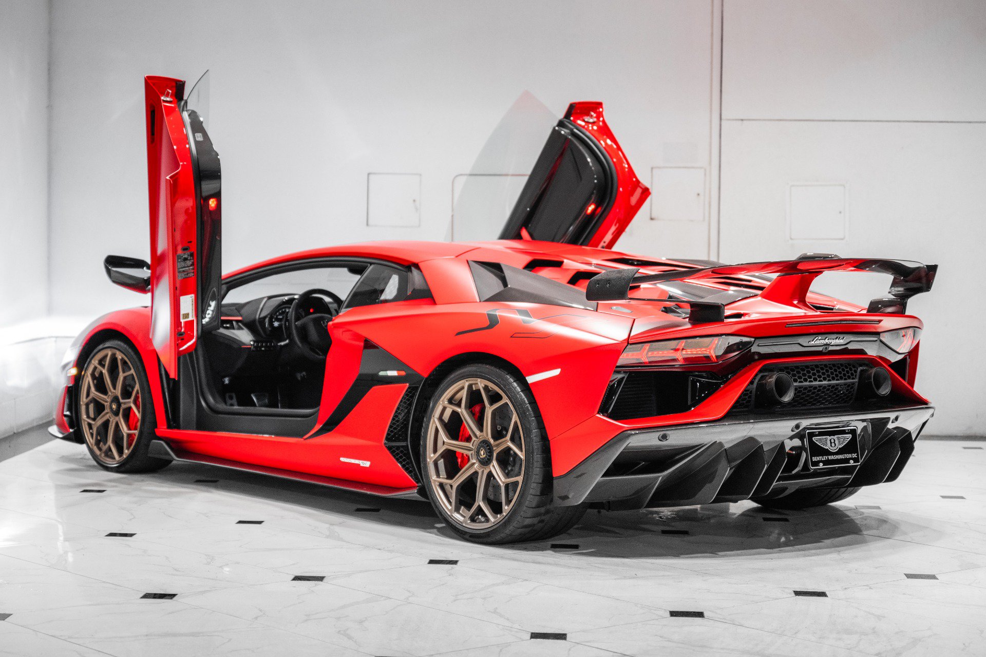 Used 2021 Lamborghini Aventador SVJ AWD/4WD image 21