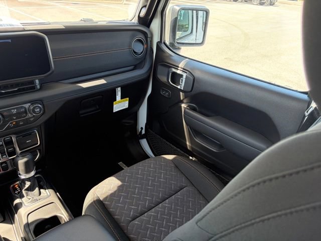 New 2026 Jeep Gladiator Mojave w/ Safety Group AWD/4WD image 34