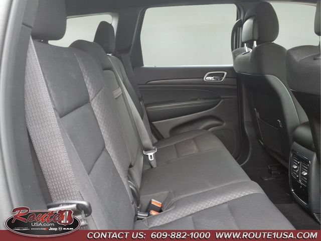 Used 2019 Jeep Grand Cherokee Laredo AWD/4WD image 15