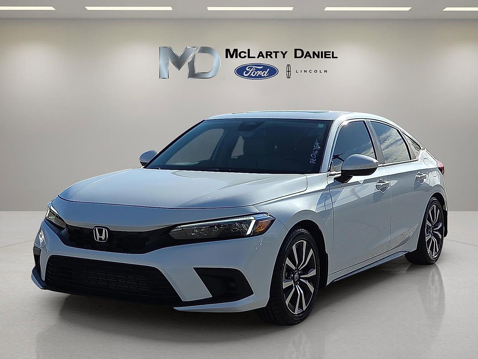 Used 2023 Honda Civic EX-L image 2