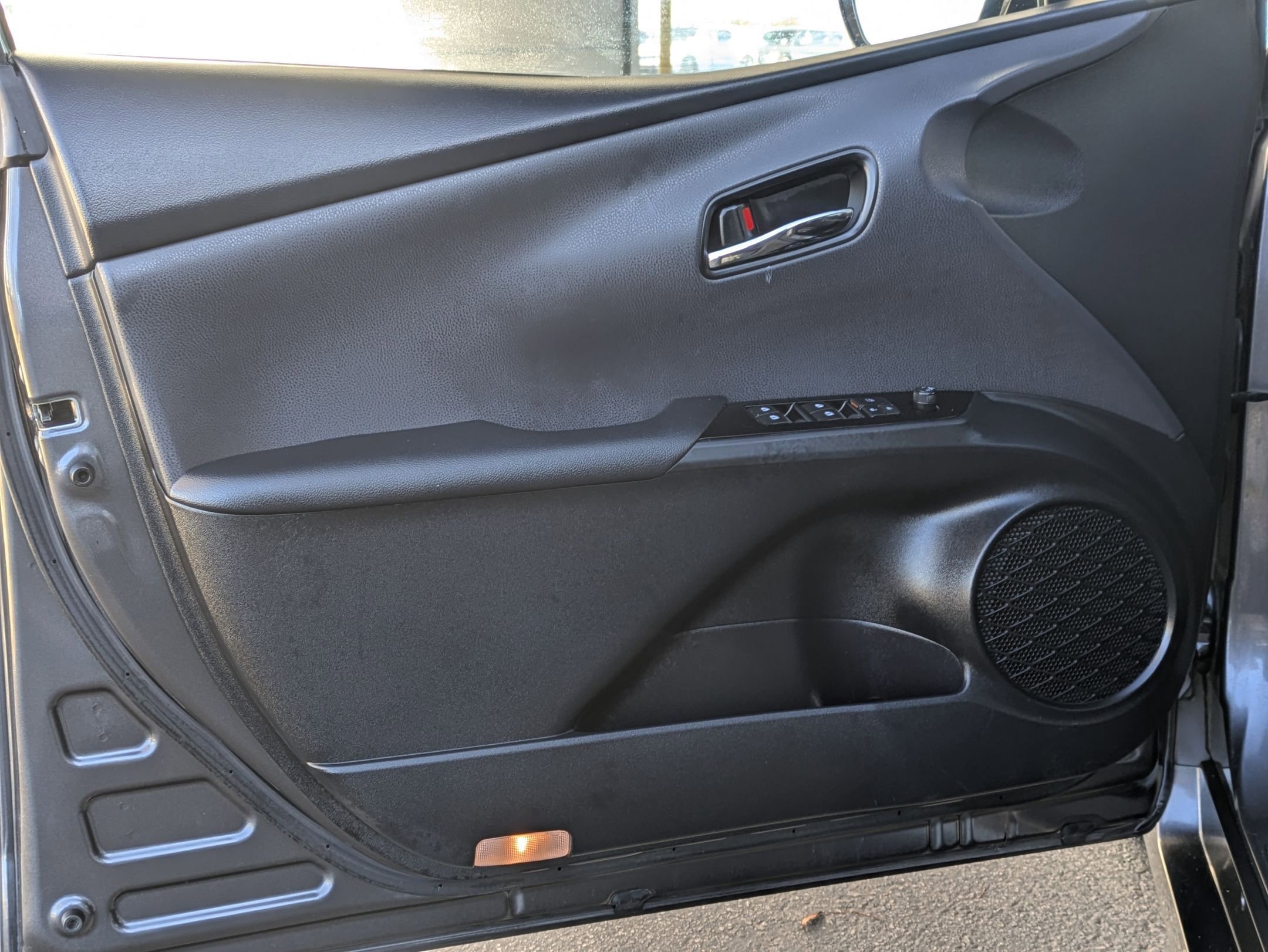 Used 2017 Toyota Prius Prime Plus image 15