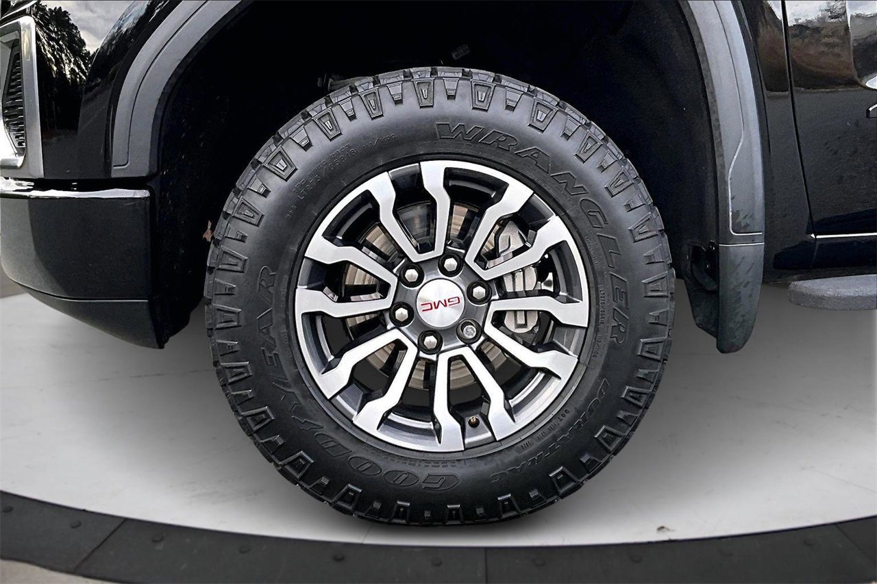 Used 2021 GMC Sierra 1500 AT4 w/ AT4 Premium Package image 32