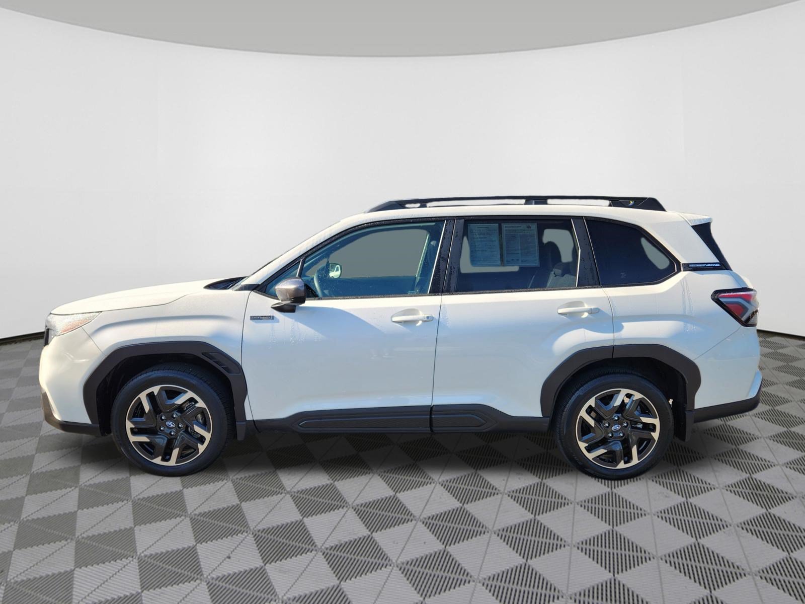 Certified 2025 Subaru Forester Premium AWD/4WD image 5