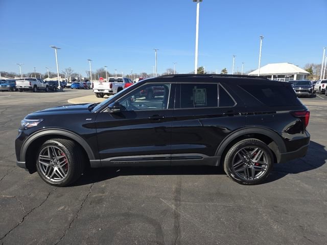 Used 2025 Ford Explorer ST-Line w/ ST-Line Street Pack AWD/4WD image 23