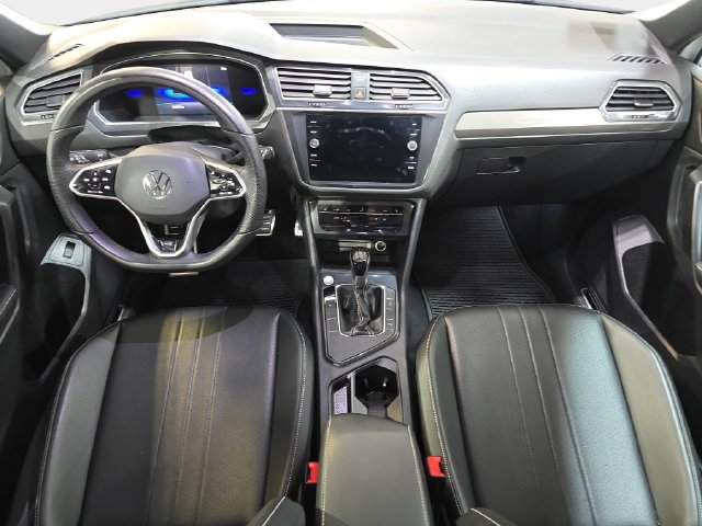 Used 2024 Volkswagen Tiguan SE R-Line FWD image 10