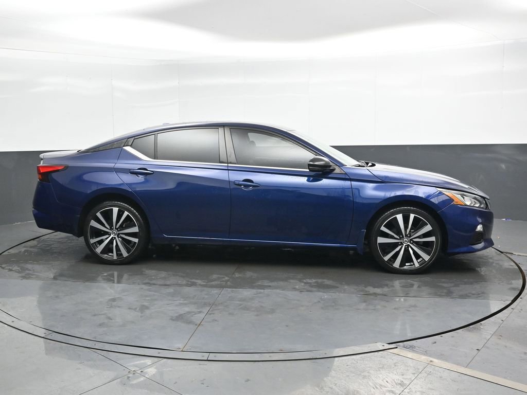 Used 2021 Nissan Altima 2.5 SR w/ SR Premium Package AWD/4WD image 3
