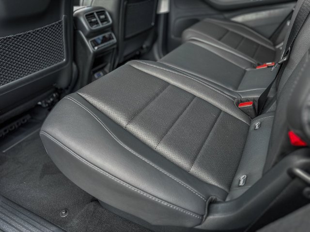 New 2026 Mercedes-Benz GLS 450 4MATIC image 32