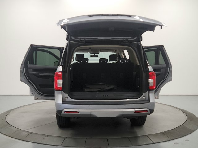 Used 2024 Ford Expedition XLT RWD image 37