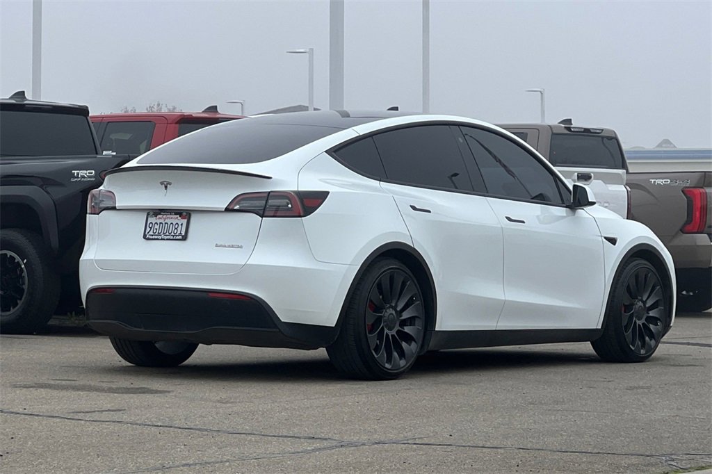 Used 2023 Tesla Model Y Performance image 5