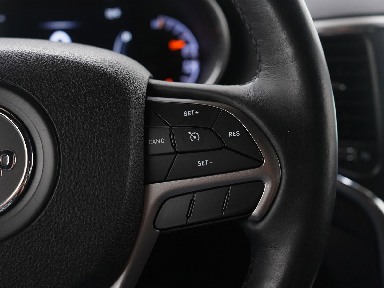 Used 2018 Jeep Grand Cherokee Altitude image 28