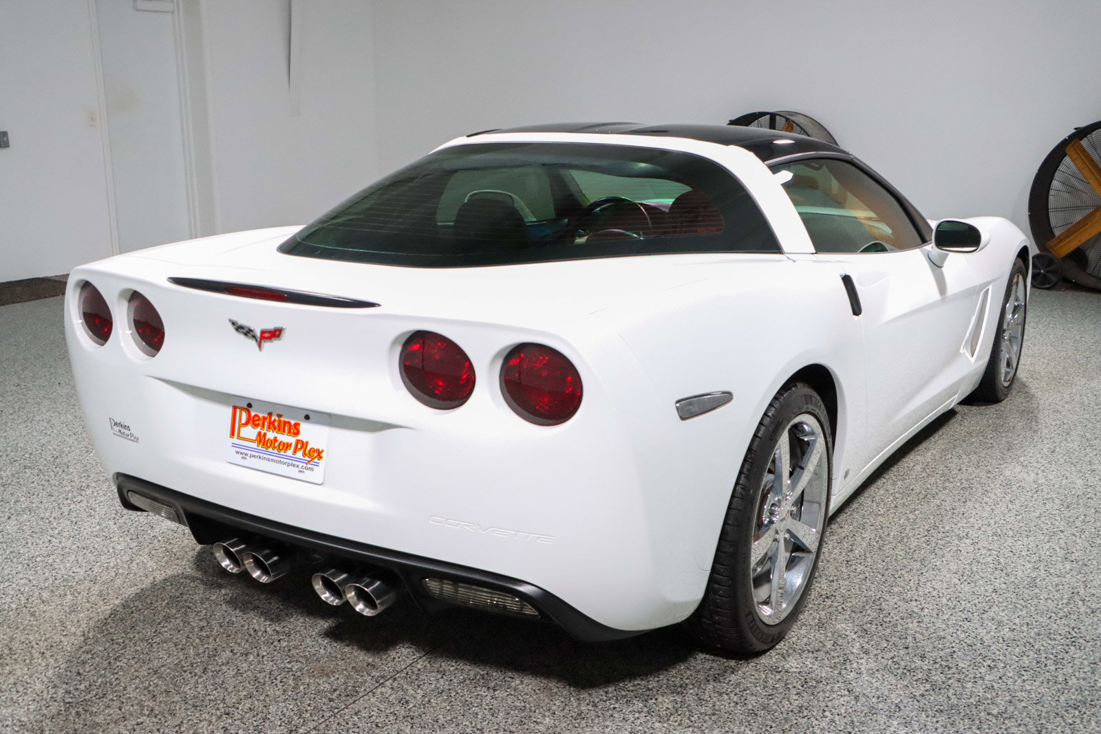 Used 2009 Chevrolet Corvette Coupe w/ Z51 Performance Package RWD image 7