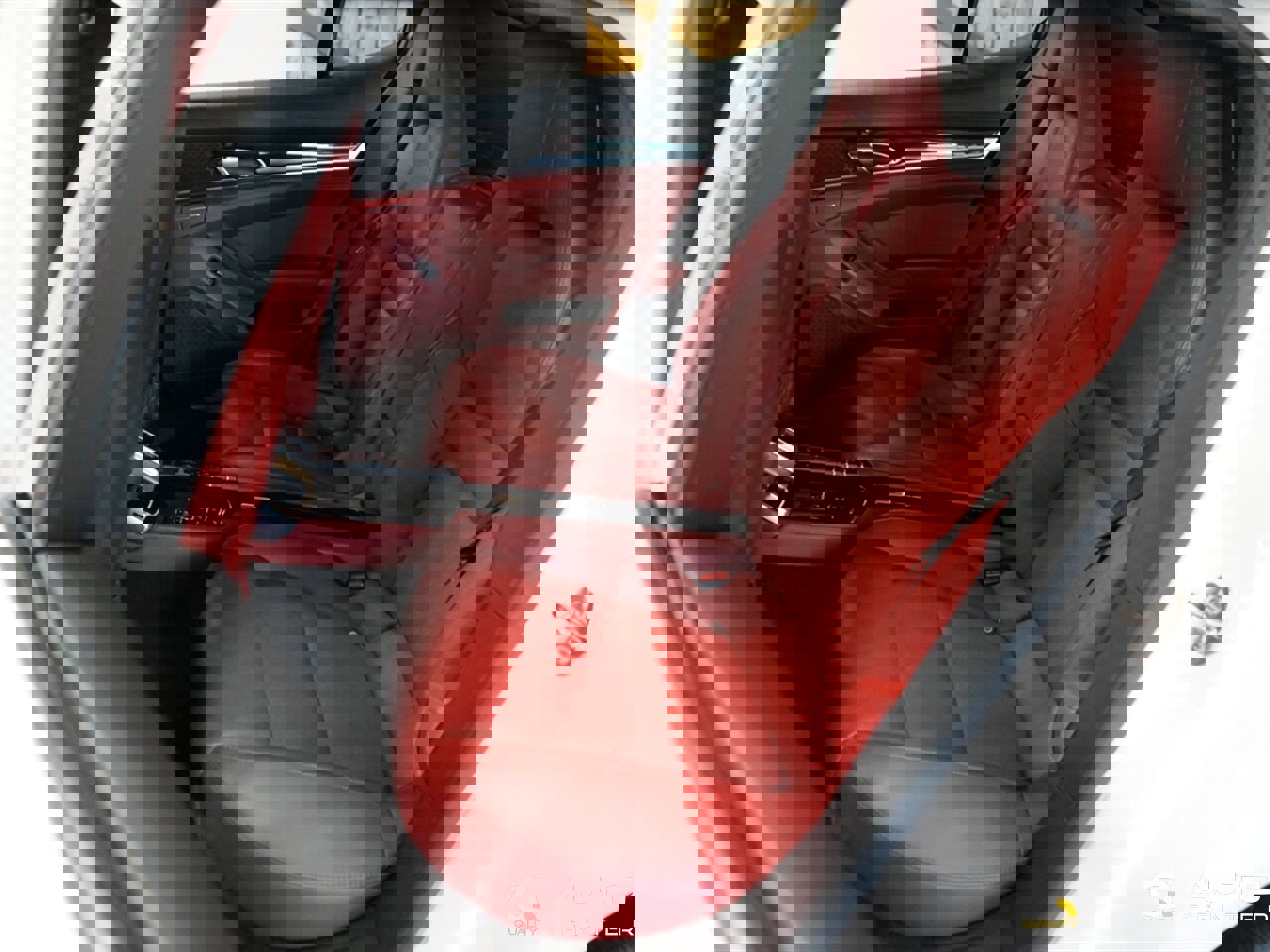 Used 2014 Porsche Panamera 4 image 33