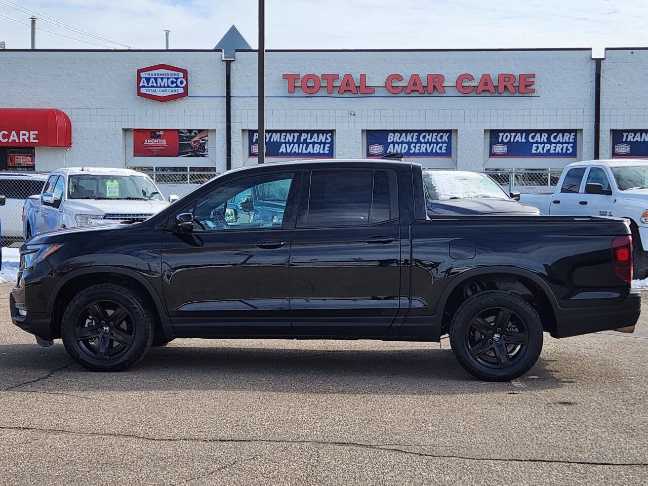 Used 2023 Honda Ridgeline Black Edition image 2