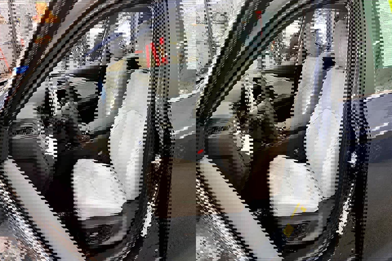 Used 2026 Toyota Camry XLE image 8