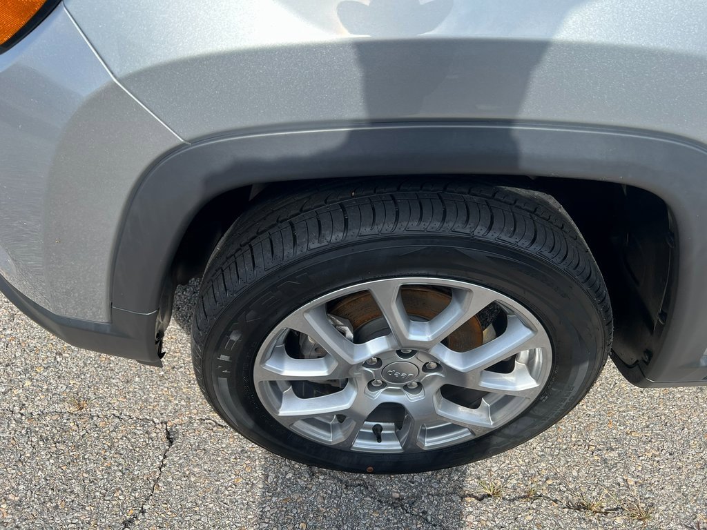 Used 2022 Jeep Compass Latitude image 7