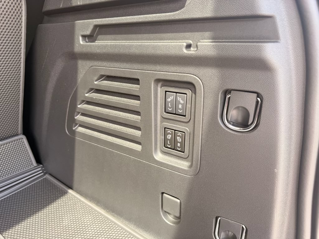 New 2026 GMC Acadia Denali Ultimate w/ LPO, Floor Liner Package FWD image 27