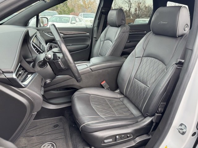 Used 2022 Buick Enclave Avenir w/ Avenir Technology Package image 23