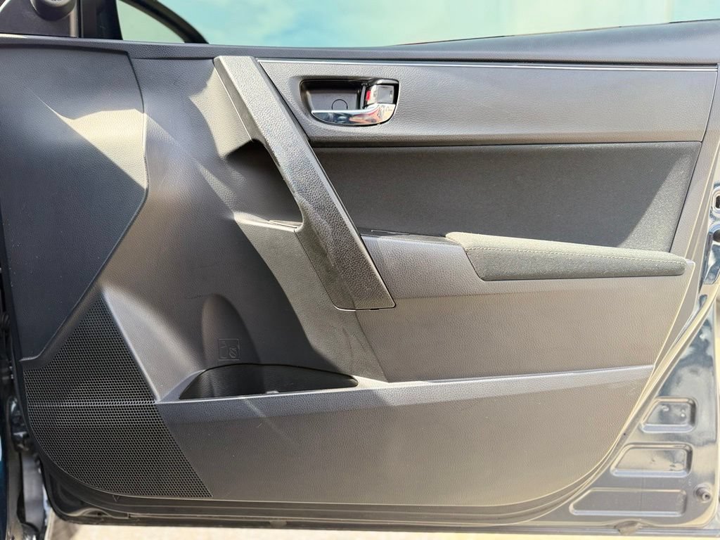 Used 2017 Toyota Corolla LE FWD image 13